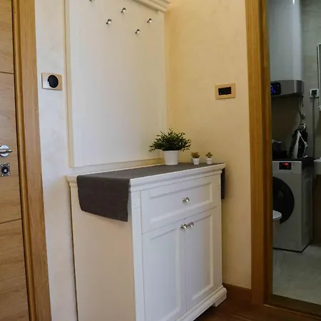 Apartment Tesla 70 With Secure Parking In The Garage