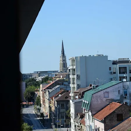 Tesla 70 With Secure Parking In The Garage * Novi Sad