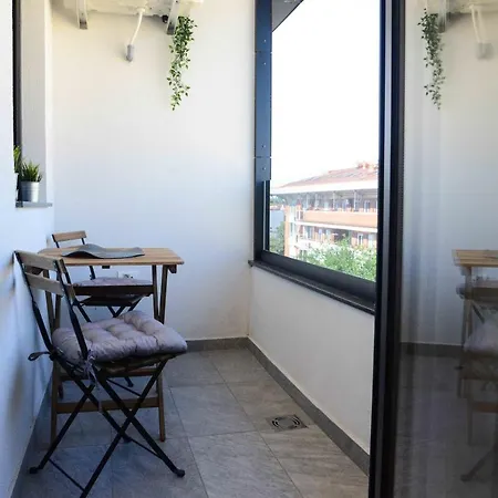 Tesla 70 With Secure Parking In The Garage Apartman *