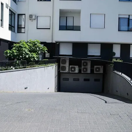 Apartman Tesla 70 With Secure Parking In The Garage Novi Sad