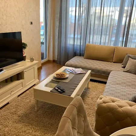 Apartment Tesla 70 With Secure Parking In The Garage Novi Sad